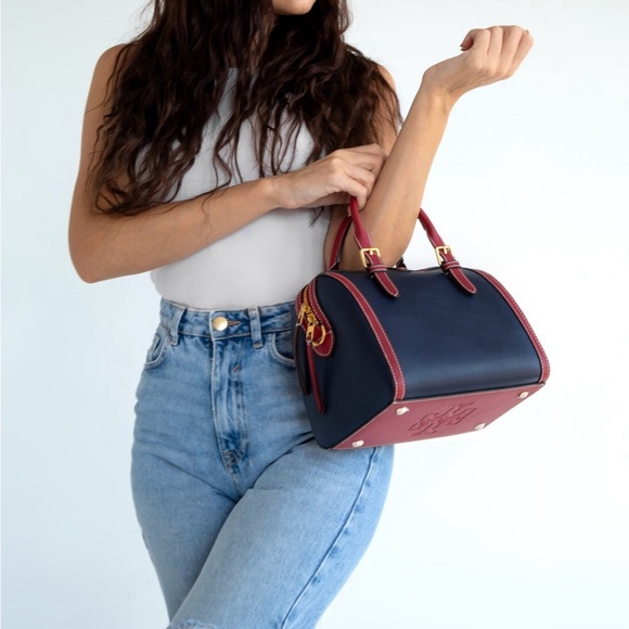 TORY BURCH BRANDNEW GORGEOUS BARREL BAG🎉 - Picture 7 of 7